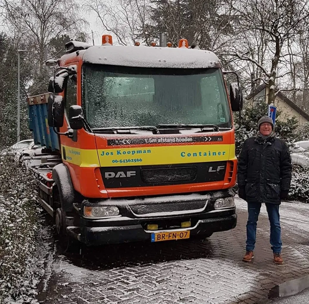 Jos Koopman met Container uit Bergen vrachtwagen